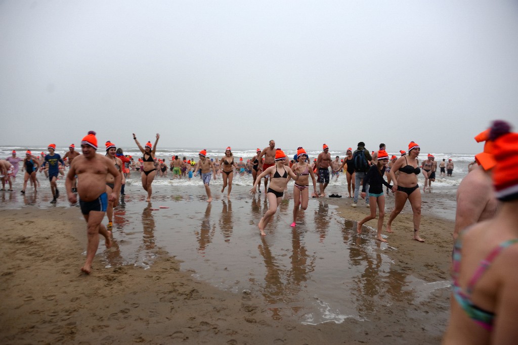 ../Images/Nieuwjaarsduik Nederzandt 2017 065.jpg